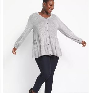 Used Lane Bryant blouson sleeve scoop neck tier, size 18/20